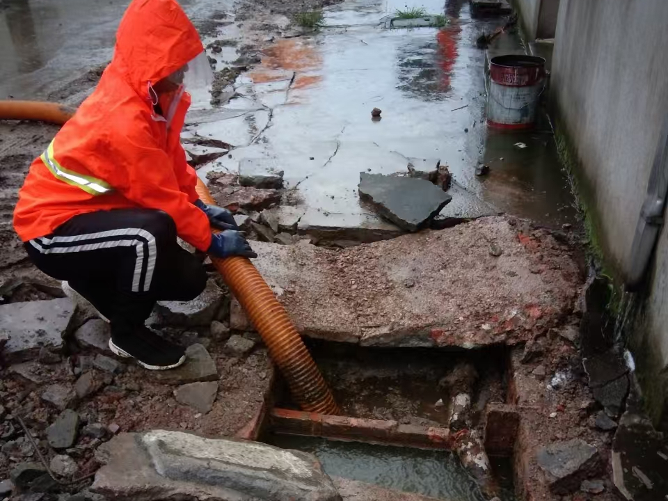 吴兴专业清理污水池 炜誉市政以规范流程守护城市 “肠道”